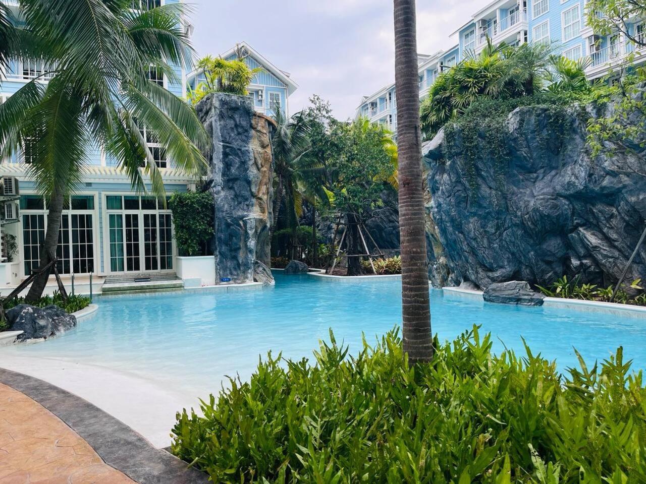 Grand Florida芭提雅带免费游泳池温泉和健身房和办公区水上花园公寓e208 나 좀티엔 외부 사진
