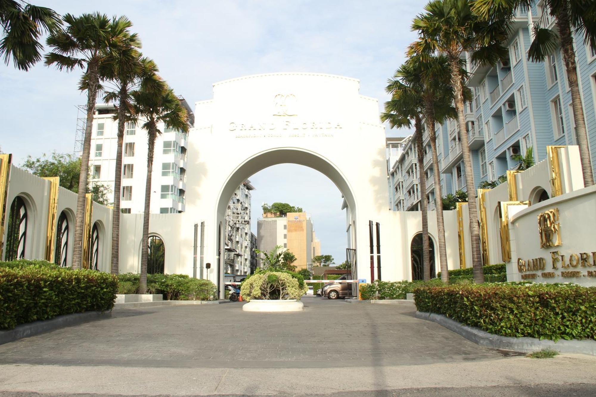 Grand Florida芭提雅带免费游泳池温泉和健身房和办公区水上花园公寓e208 나 좀티엔 외부 사진