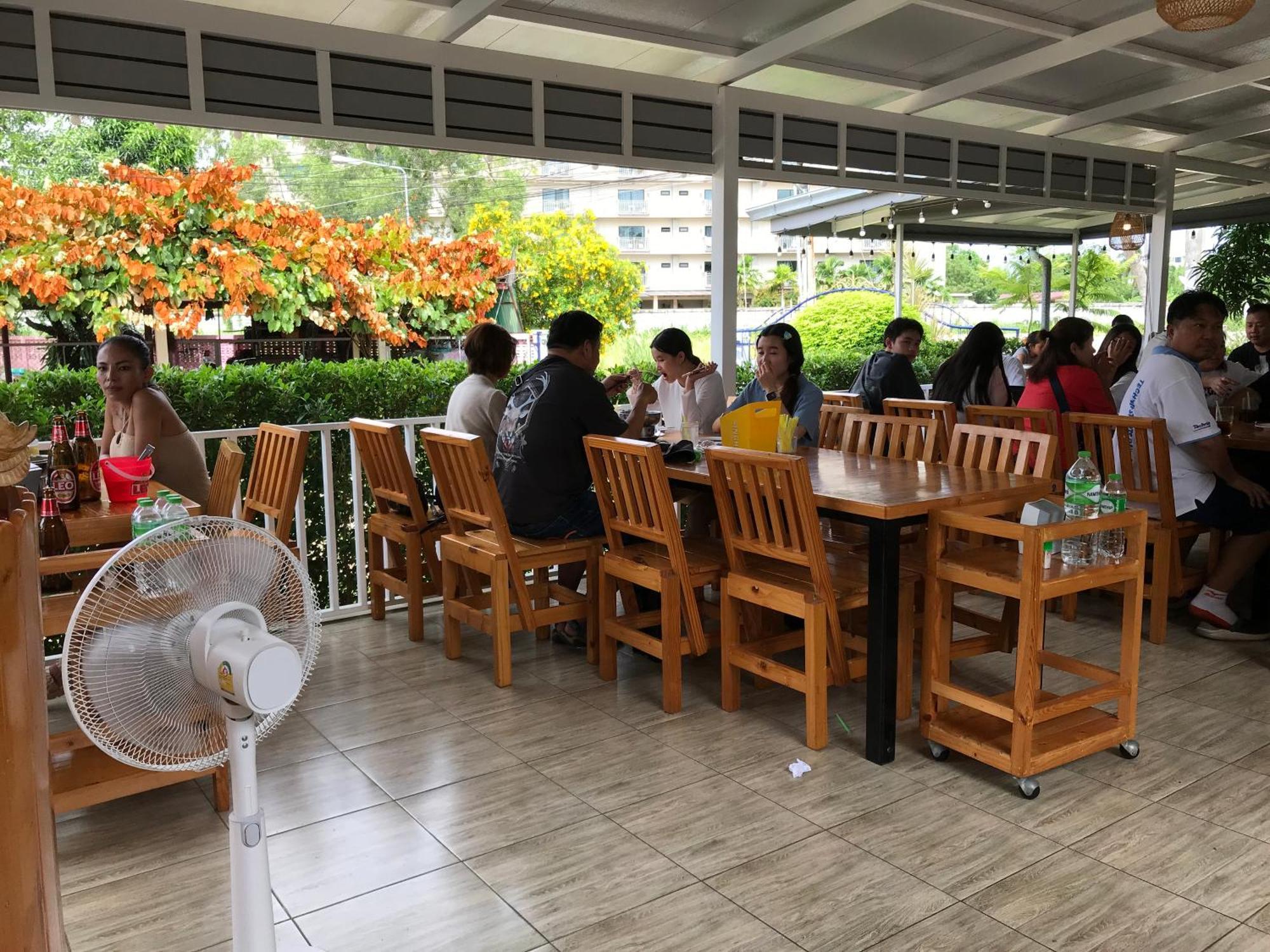 Grand Florida芭提雅带免费游泳池温泉和健身房和办公区水上花园公寓e208 나 좀티엔 외부 사진